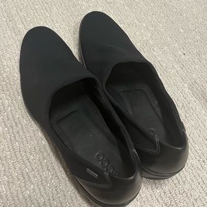 Ecco Slip-on Shoes Very Comfy Slight Heel
